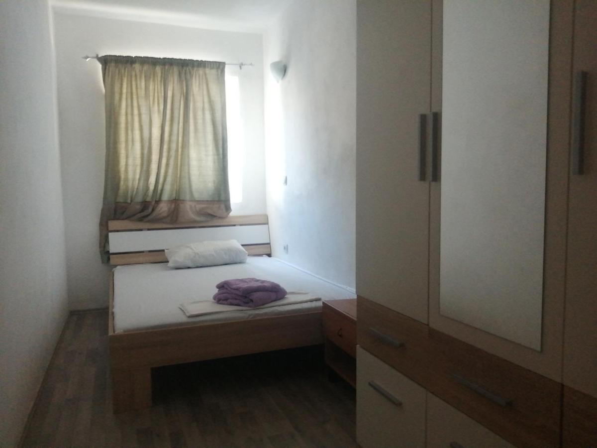 Appartamento con 2 Camere da Letto e Balcone